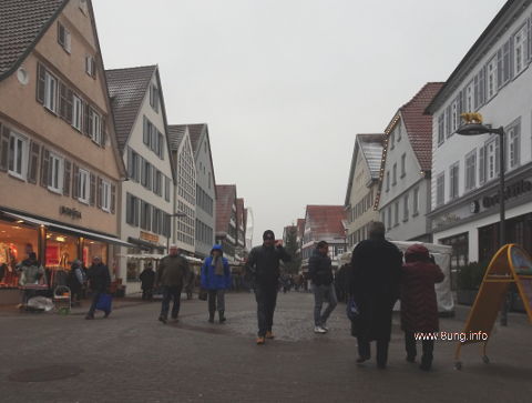 dunkel mit Schneeflocken in Kirchheim