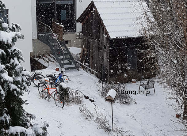 Fahrräder im Schnee