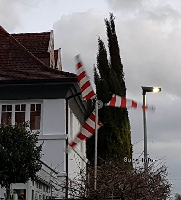 Windrad vor dem Haus