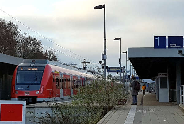 Kalt ist es auf dem Bahnsteig am 1. Weihnachtsfeiertag